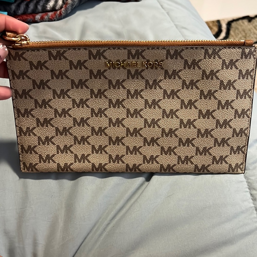 Wristlet
